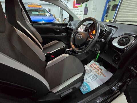 Toyota Aygo VVT-I X-CLUSIV 37