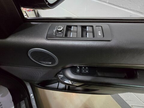 Land Rover Discovery TD6 HSE LUXURY 51