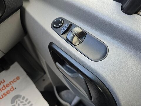 Mercedes-Benz Sprinter 319 CDI MWB 30