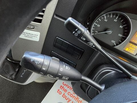 Mercedes-Benz Sprinter 319 CDI MWB 29
