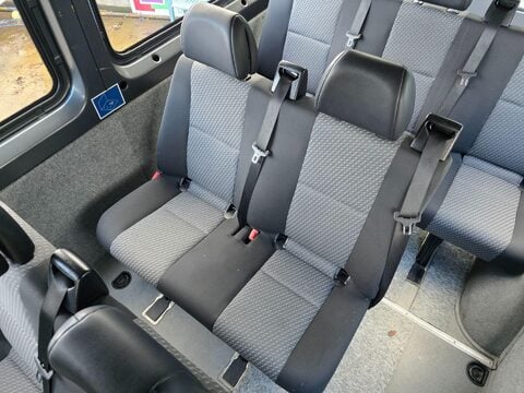 Mercedes-Benz Sprinter 319 CDI MWB 16