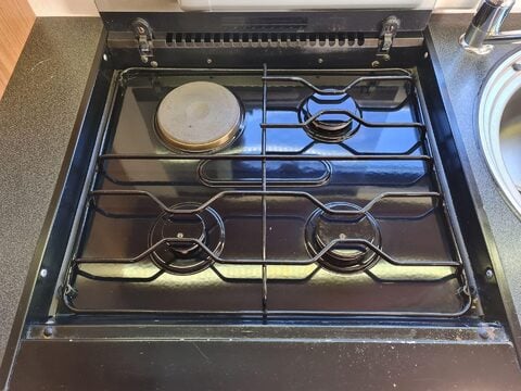 Auto-Trail Tracker EKS Motor Home 44