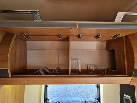 Auto-Trail Tracker EKS Motor Home 43