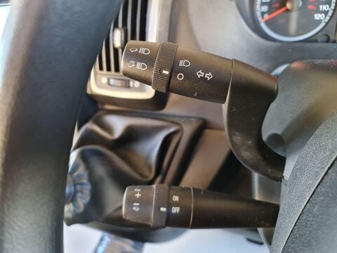 Auto-Trail Tracker EKS Motor Home 29