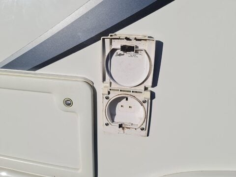 Auto-Trail Tracker EKS Motor Home 14