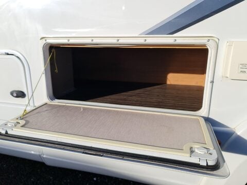 Auto-Trail Tracker EKS Motor Home 13