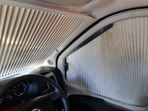 Auto-Trail Tracker EKS Motor Home 31