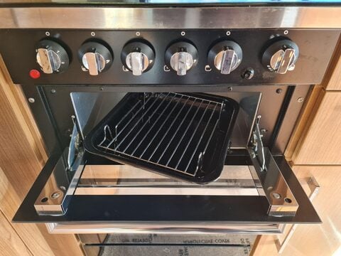 Auto-Trail Tracker EKS Motor Home 47