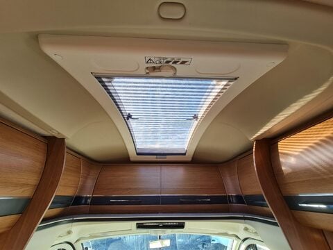 Auto-Trail Tracker EKS Motor Home 21