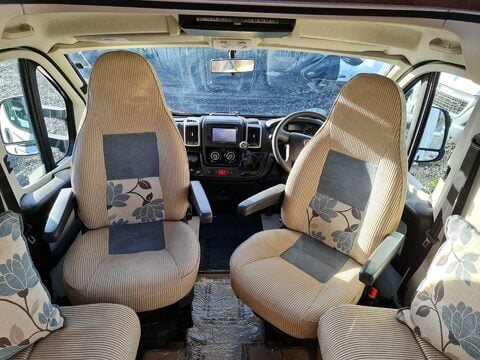 Auto-Trail Tracker EKS Motor Home 25