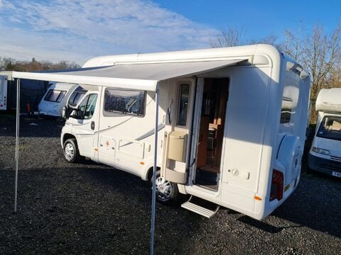 Auto-Trail Tracker EKS Motor Home 10