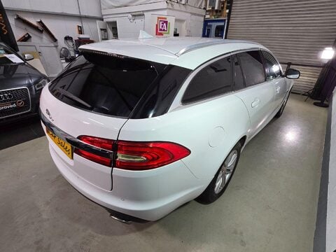 Jaguar XF D LUXURY SPORTBRAKE 13