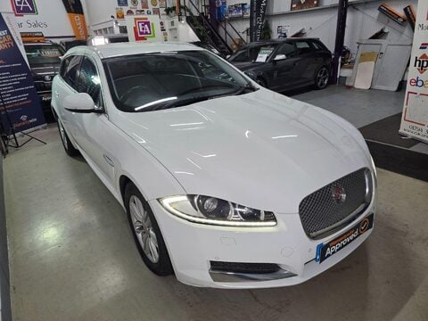 Jaguar XF D LUXURY SPORTBRAKE 14