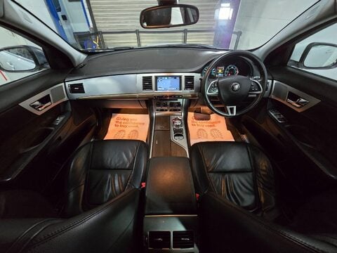 Jaguar XF D LUXURY SPORTBRAKE 21