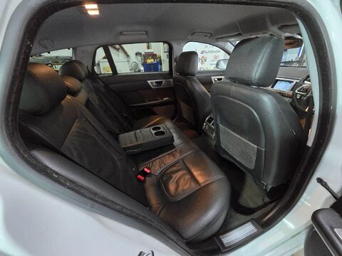 Jaguar XF D LUXURY SPORTBRAKE 19