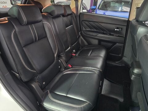 Mitsubishi Outlander PHEV GX 4H 19