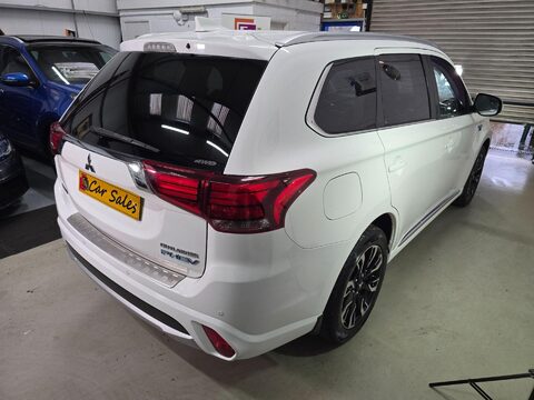 Mitsubishi Outlander PHEV GX 4H 15