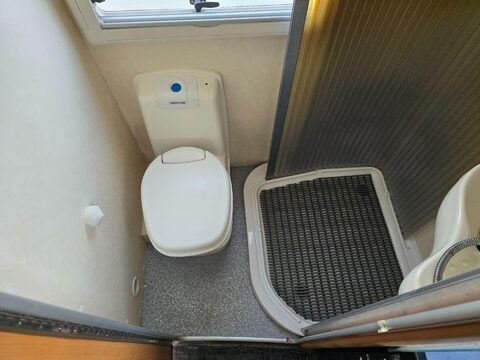 Auto-Sleepers Nuevo Eton 42