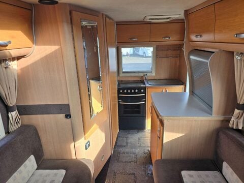 Auto-Sleepers Nuevo Eton 17