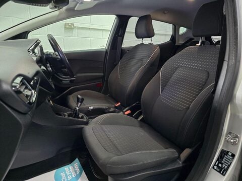 Ford Fiesta ZETEC 38