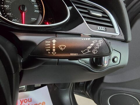 Audi RS4 4.2 FSI V8 S Tronic quattro Euro 5 5dr 44