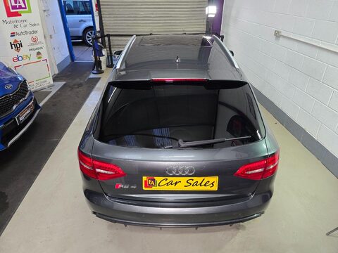 Audi RS4 4.2 FSI V8 S Tronic quattro Euro 5 5dr 10