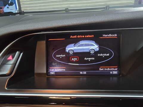 Audi RS4 4.2 FSI V8 S Tronic quattro Euro 5 5dr 38