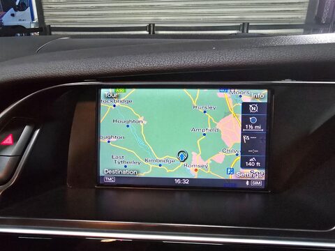 Audi RS4 4.2 FSI V8 S Tronic quattro Euro 5 5dr 33