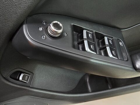 Audi RS4 4.2 FSI V8 S Tronic quattro Euro 5 5dr 48