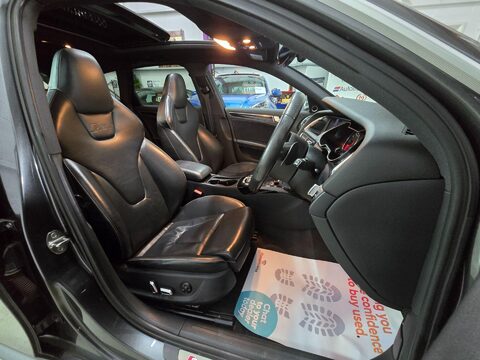 Audi RS4 4.2 FSI V8 S Tronic quattro Euro 5 5dr 50