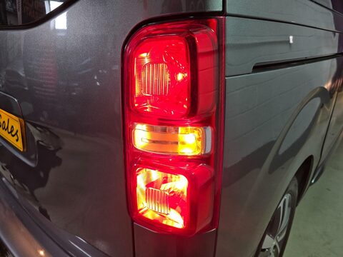 Peugeot Traveller 2.0 BlueHDi Allure Standard MPV EAT6 MWB Euro 6 (s/s) 5dr 52