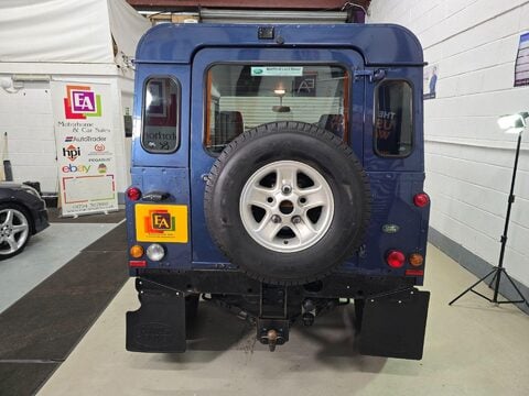 Land Rover Defender 90 TD5 COUNTY HARD TOP 8