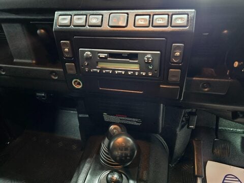 Land Rover Defender 90 TD5 COUNTY HARD TOP 22