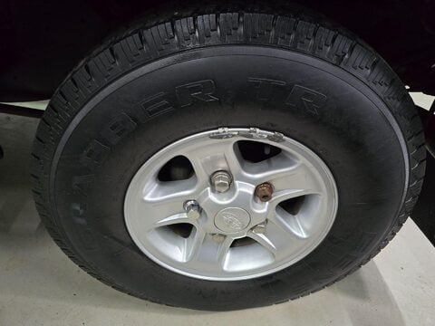 Land Rover Defender 90 TD5 COUNTY HARD TOP 29