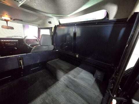 Land Rover Defender 90 TD5 COUNTY HARD TOP 12