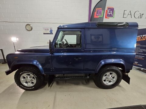 Land Rover Defender 90 TD5 COUNTY HARD TOP 6