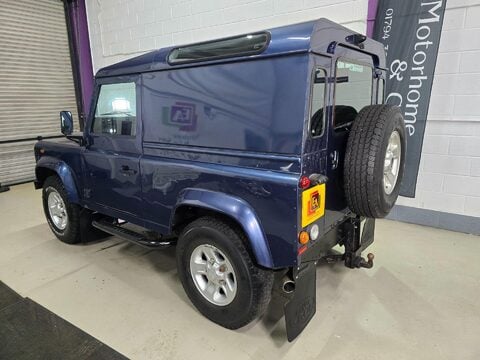 Land Rover Defender 90 TD5 COUNTY HARD TOP 7