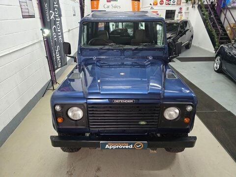 Land Rover Defender 90 TD5 COUNTY HARD TOP 17