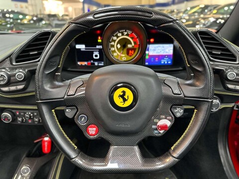 Ferrari 488 3.9T V8 Spider F1 DCT Euro 6 (s/s) 2dr 37