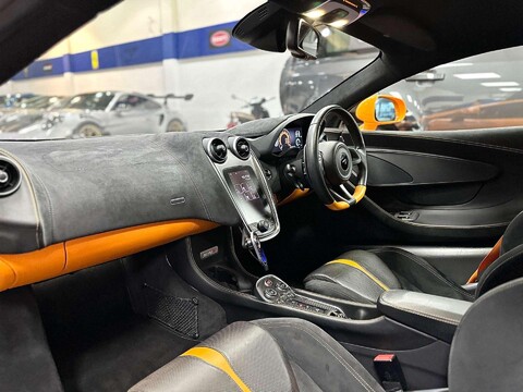 McLaren 570S 3.8 570s Coupe Semi-Auto 2dr 39