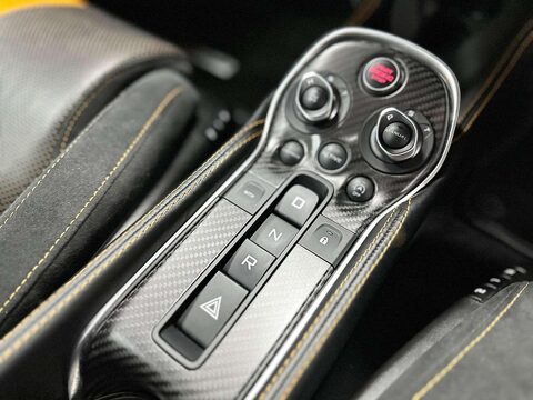 McLaren 570S 3.8 570s Coupe Semi-Auto 2dr 39