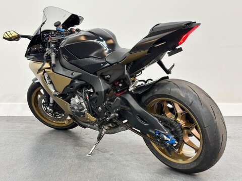 Yamaha R1 1000 ABS Super Sports 7