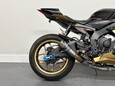 Yamaha R1 1000 ABS Super Sports 11