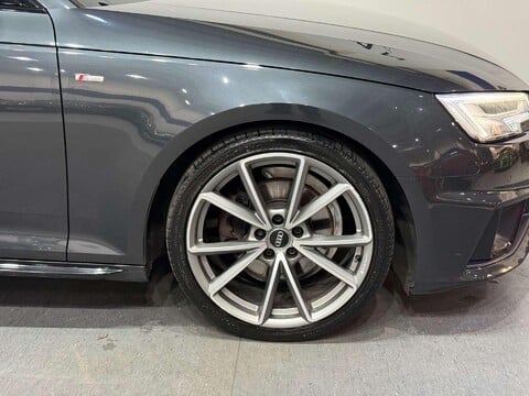 Audi A4 2.0 A4 Black Edition 40 TFSI Semi-Auto 4dr 42