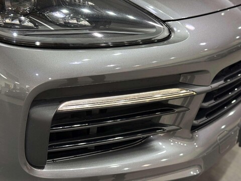 Porsche Cayenne 3.0 Cayenne V6 E-Hybrid Auto 4WD 5dr 65