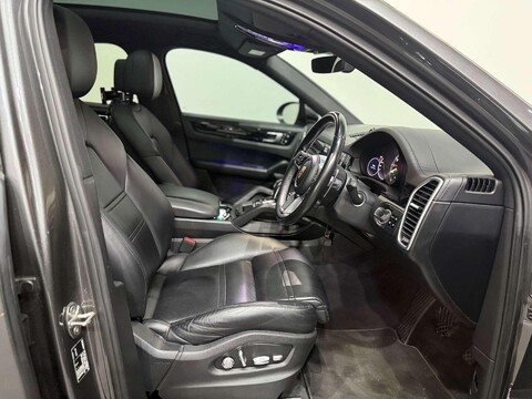 Porsche Cayenne 3.0 Cayenne V6 E-Hybrid Auto 4WD 5dr 54