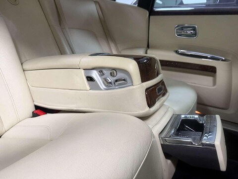 Rolls-Royce Ghost 6.6 Ghost V12 Extended Wheelbase 4dr 44