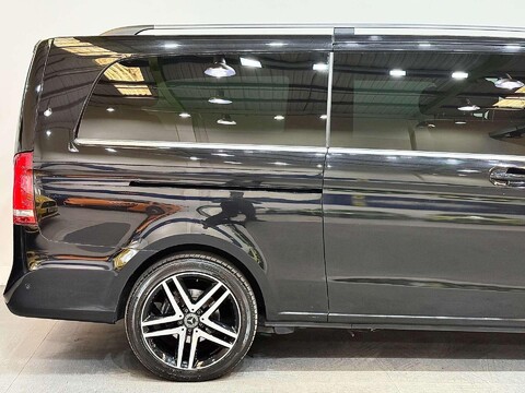 Mercedes-Benz V Class 2.2 V250d BlueTEC Sport MPV 5dr Diesel G-Tronic+ Euro 6 (s/s) 8 Seat XLWB ( 21