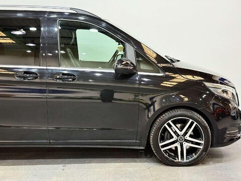 Mercedes-Benz V Class 2.2 V250d BlueTEC Sport MPV 5dr Diesel G-Tronic+ Euro 6 (s/s) 8 Seat XLWB ( 23
