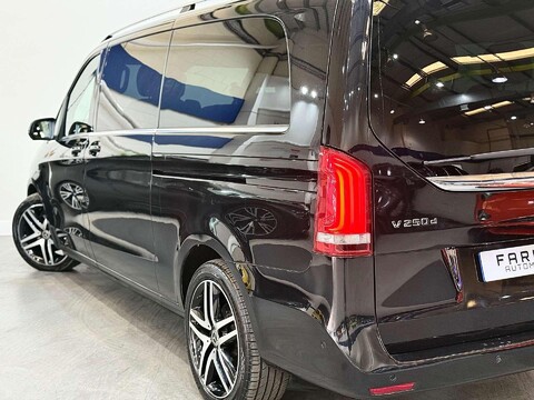 Mercedes-Benz V Class 2.2 V250d BlueTEC Sport MPV 5dr Diesel G-Tronic+ Euro 6 (s/s) 8 Seat XLWB ( 28